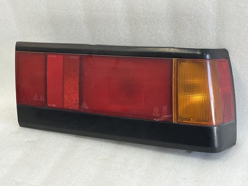 1984 1985 HONDA CIVIC SEDAN RIGHT PASSENGER SIDE REAR TAIL LIGHT LAMP
