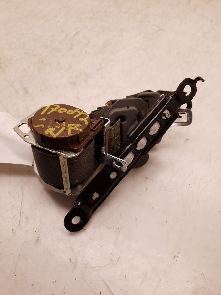 2013 TOYOTA SIENNA LE PASSENGER SIDE REAR SEAT BELT ASSEMBLY