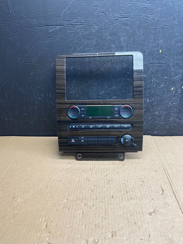2005 to 2007 Ford Freestyle Montego Climate Control Radio Bezel Trim ae3826 DG