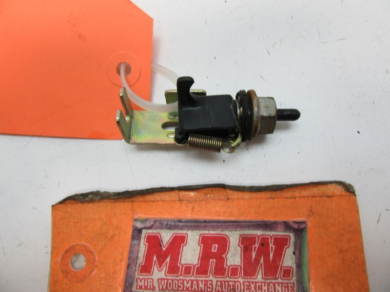 GAS DOOR ACTUATOR RELEASE VACUUM SWITCH PUMP FUEL FILLER CAP COVER LATCH OPENER
