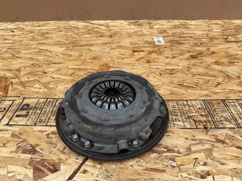 FORD MUSTANG GT 15-17 OEM CLUTCH FLYWHEEL FLEX PLATE MANUAL TRANSMISSION 5.0L