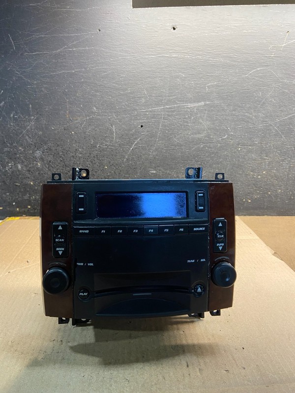 2005 to 2007 Cadillac Escalade Radio CD AM/FM DVD 6 Disc OEM Z0574 DG