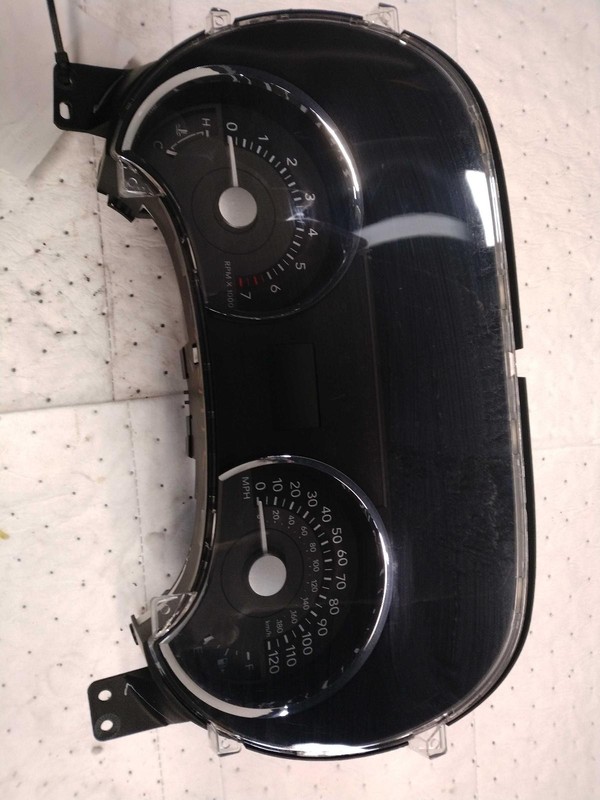 2008 Mercury Mountaineer Speedometer Gauge OEM Silver 103K Miles NJ25-24159