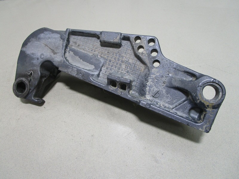 67F-43112-00-8D Yamaha Outboard 75 HP 4 STK Right Transom Stern Bracket Clamp
