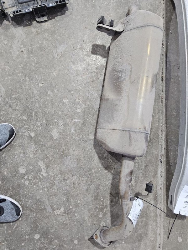 2017-2018-2019 Hyundai Elantra rear muffler exhaust tailpipe OEM 28710F3400