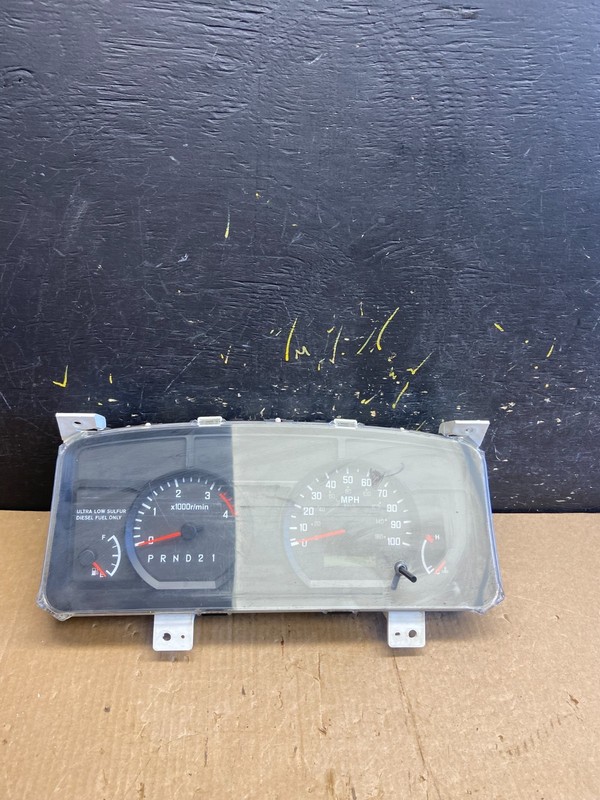 Chevrolet W5500 IsuzuSpeedometer Cluster Gauge Oem z4280 DG