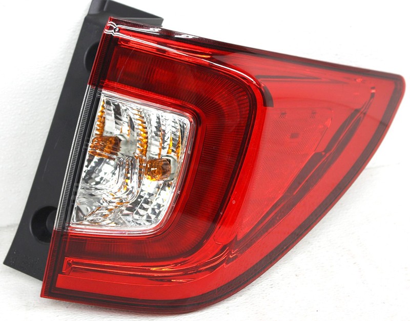 OEM Right Passenger Side Halogen Tail Lamp For Honda Passport Inner Smudge