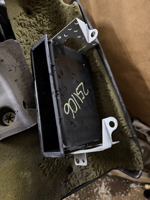 98-00 TOYOTA RAV4 RAV-4 OEM RADIO MOUNTING BRACKETS & TRAY