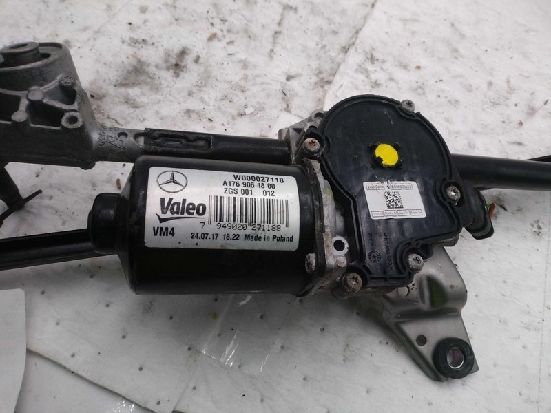 2018 INFINITI QX30 Windshield Wiper Motor OEM 288105DF0A 88K Miles White