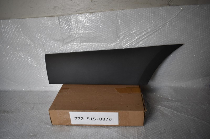 MERCEDES BENZ SPRINTER 1500-3500 BASE RIGHT PROTECTIVE STRIP OEM A 910 690 08 02