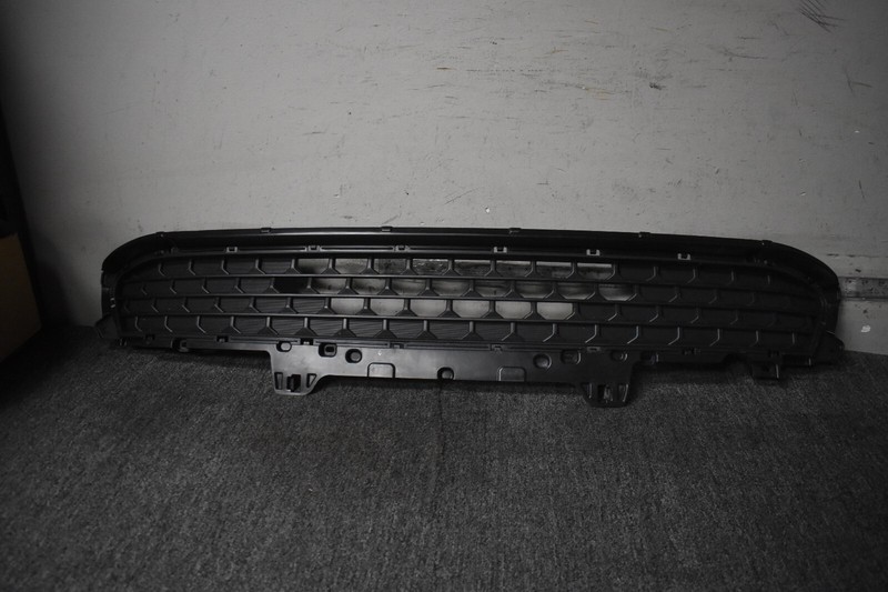 2022-2023 HYUNDAI KONA SE LOWER GRILLE FACTORY OEM