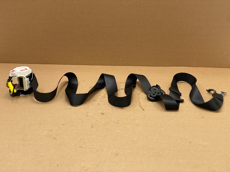 2009-2016 BMW Z4 FRONT RIGHT PASSENGER SIDE SEATBELT RETRACTOR OEM LOT758