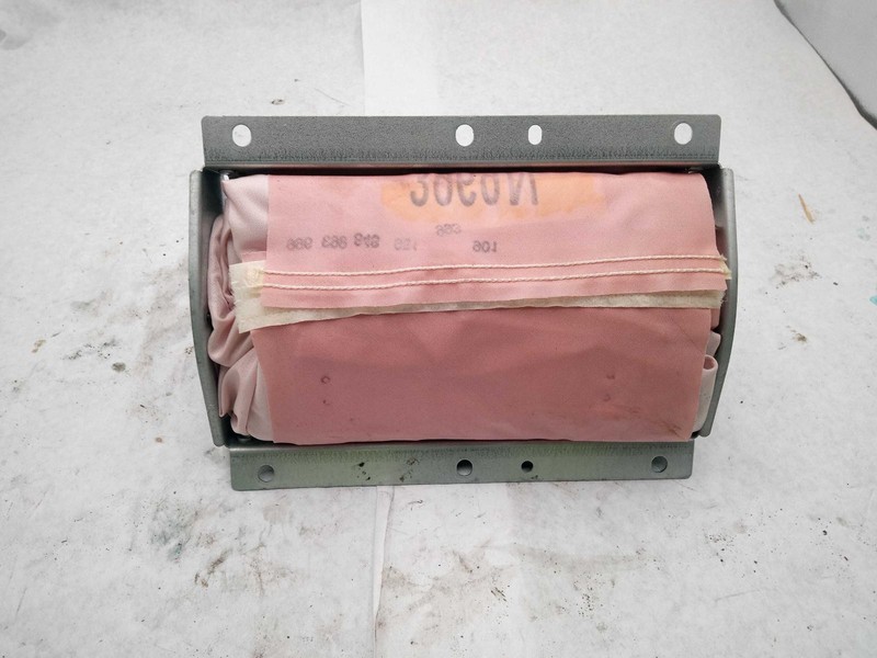 2004 VOLVO 70 SERIES Instrument Panel Air Bag OEM 30754337, 290K Miles