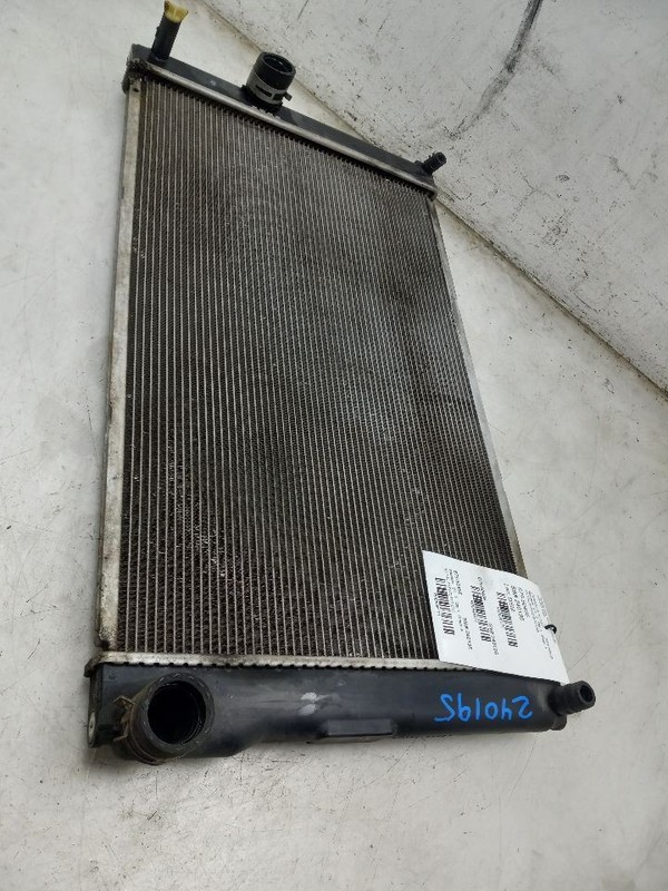 10-15 TOYOTA PRIUS 1.8L FWD AT RADIATOR