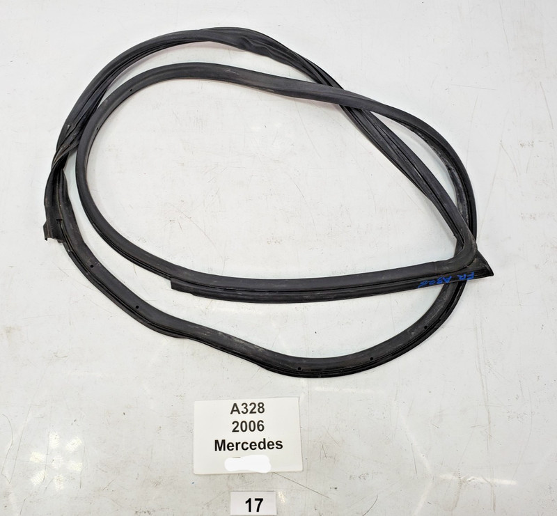 ✅ 03-09 OEM Mercedes W211 E350 Front Right Passenger Door Weather Strip Seal 31k