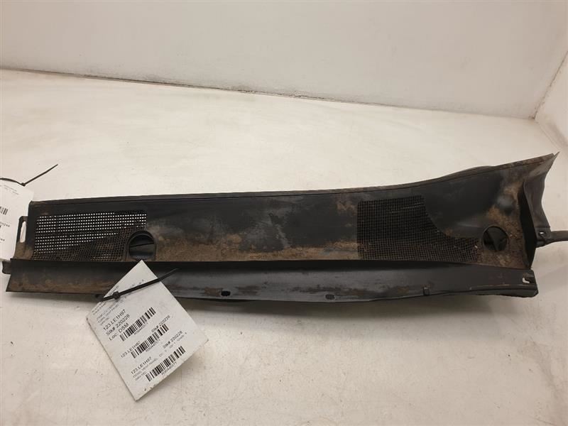 97 98 99 00 01 Lexus ES300 Cowl Vent Panel