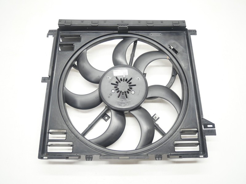 2020 Alfa Romeo Stelvio Radiator Cooling Fan Shroud Blade Assembly 50558619 OEM