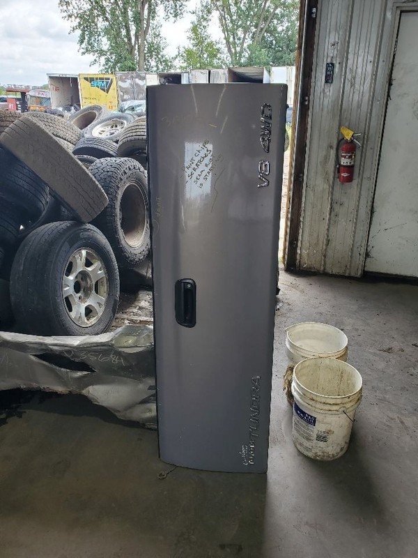 Hood Fits 01-07 SEQUOIA 300928