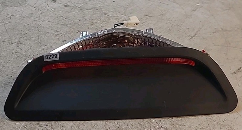2017 Hyundai Elantra Center High Mount 3rd Center Middle Stop Light w/ Trim OEM