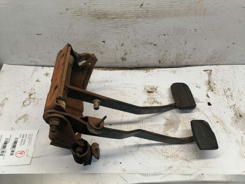 F150 1992 1993 1994 1995 1996 Pedal Brake/Clutch 1605868