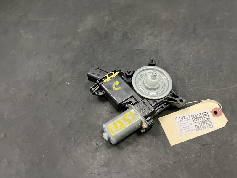 Front Right Door Window Regulator Motor 2021 Cadillac XT4 84383423 2019 - 2023