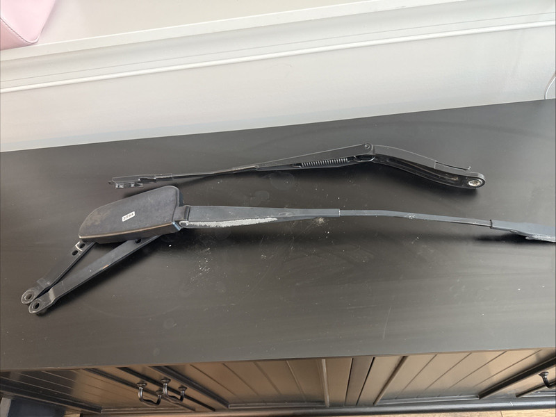 2006-2011 Mercedes W164 ML350 Front Right & Left Windshield Wiper Arm Set OEM