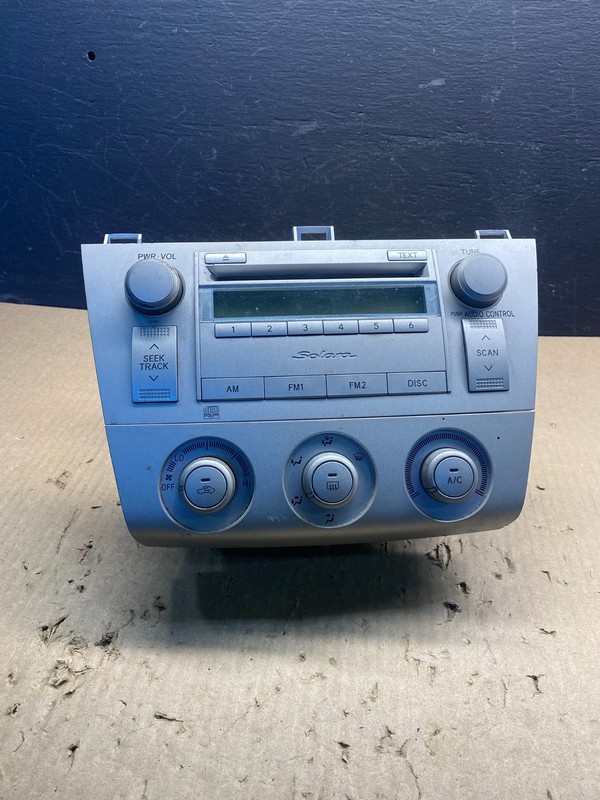 2004 2005 2006 Toyota Solara Am Fm Cd Player Radio Climate Control AC8972 DG