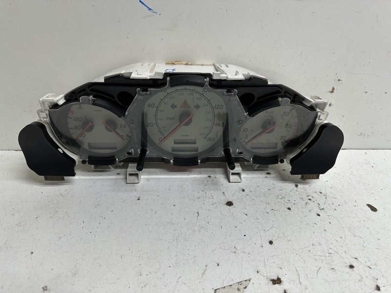 1999-2000 Mercedes SLK230 Cluster Speedometer tach gauges instrument panel oem