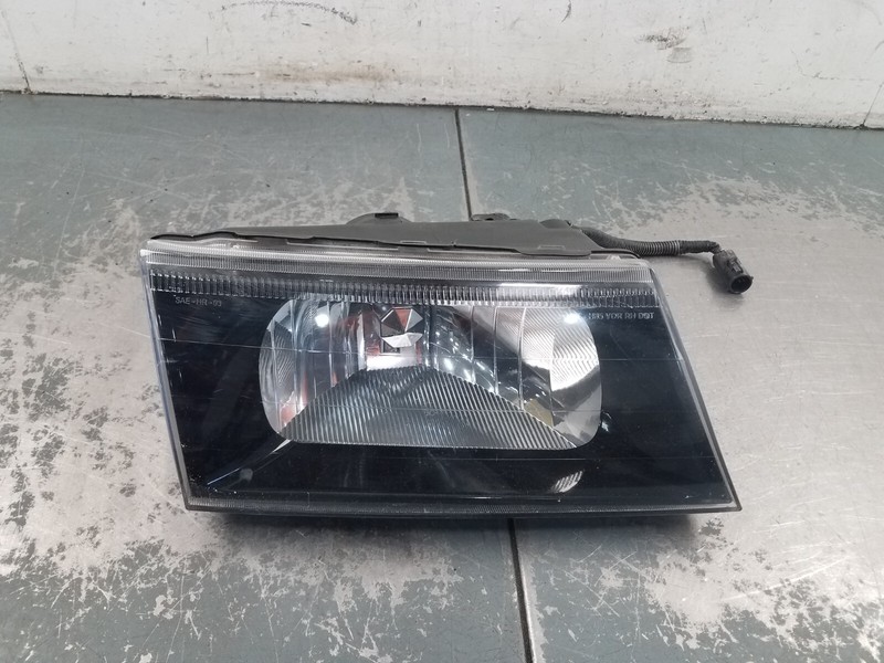 2003 03 04 Mercury Marauder Right Passenger Head Light #6832 D6