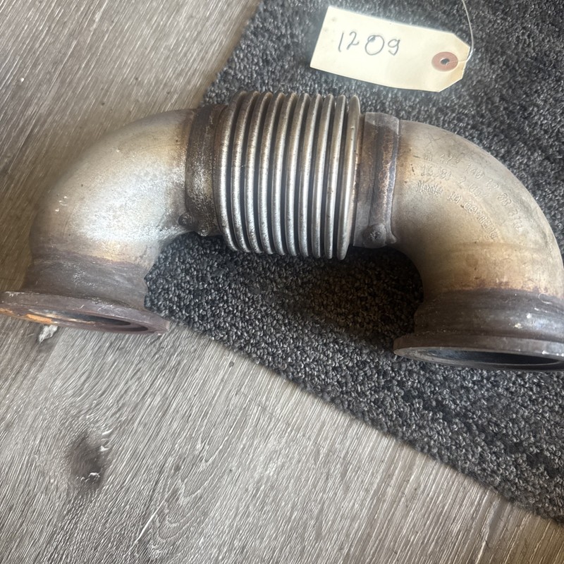 DETROIT DD15 EGR VALVE TO EXHAUST GAD COOLER P/NA 472 140 12 08
