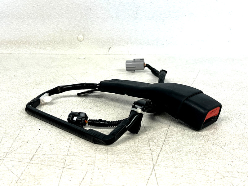 ⭐2015-2025 LEXUS RC350 FRONT LEFT DRIVER SIDE SEAT BELT BUCKLE ASSY OEM LOT2652