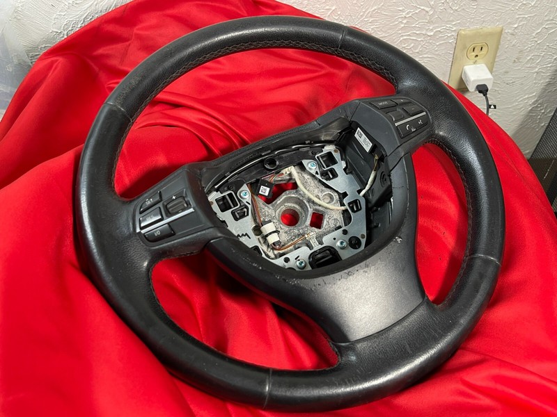11-16 BMW F10 5 Series Multifunctional Leather Steering Wheel w/ Controls OEM ✅