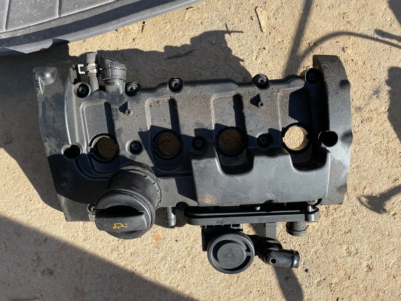 VOLKSWAGEN A3 TT EOS JETTA PASSAT TT TURBO 2.0 ENGINE MOTOR VALVE COVER