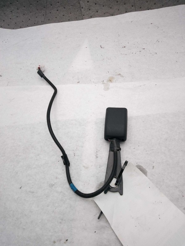 2018 Toyota C-HR Black OEM Seat Belt Buckle 73230F4040C1 - Used, 128k Miles