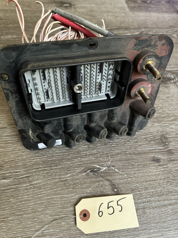 VOLVO AIR MANIFOLD, CONTROL CENTER PC1 - P/N: 20990663