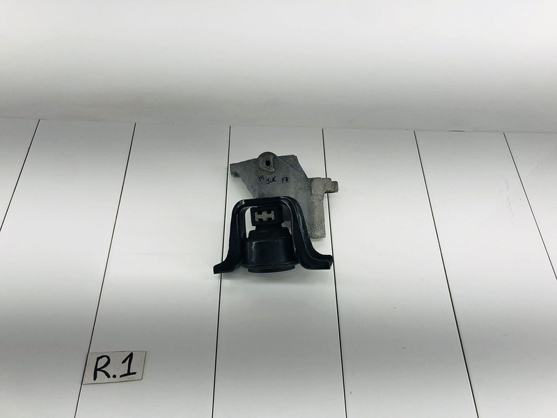 11-14 NISSAN JUKE 1.6L AWD RIGHT SIDE ENGINE MOUNT BRACKET SUPPORT OEM
