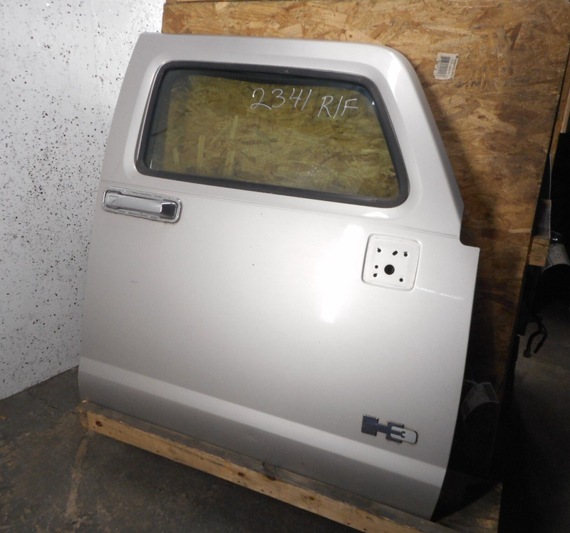 2006 2007 Hummer H3 Front Door Assembly Passenger Right RH OEM *SEE NOTES*