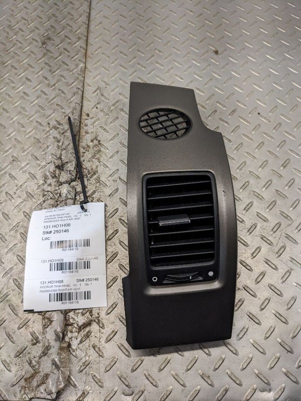 Honda CRV Right Passenger Dash Heat Air AC Vent With Bezel 07-111164110