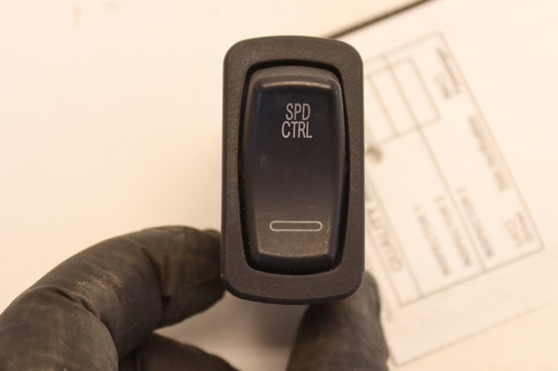 2008-2023 MACK CXU613 MP8 SPEED CONTROL SWITCH BUTTON 82279642 OEM