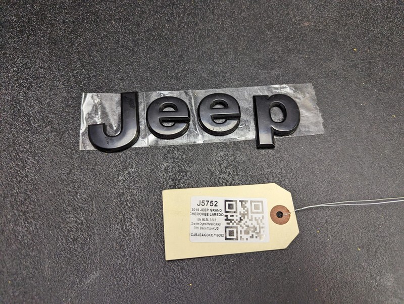 Front Grille Logo Emblem 2019 Jeep Grand Cherokee 2013- 2016 2017 2018 2020 2021
