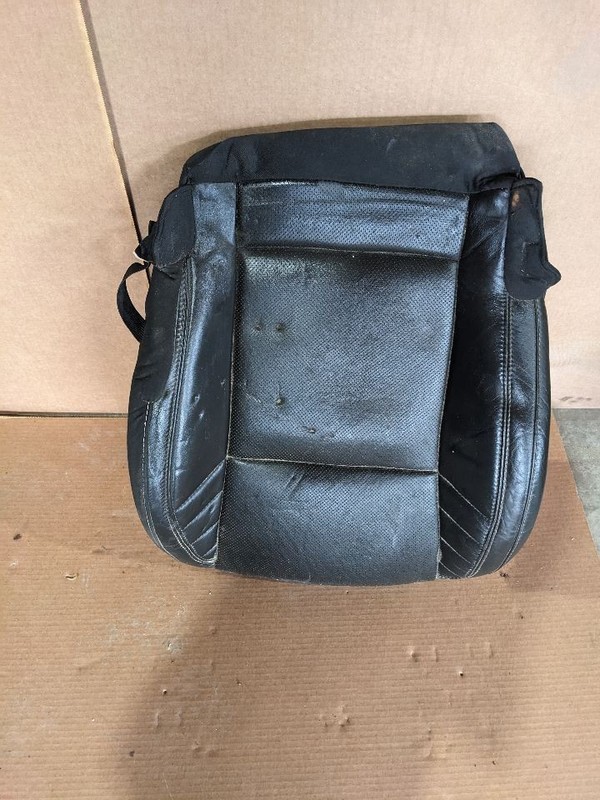 15-23 CHALLENGER DRIVER LEFT LOWER SEAT CUSHION BLACK LEATHER 1185117