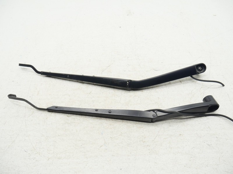 2014-2019 Chevrolet Corvette C7 Wiper Arm Pair Front LH RH 22756328 OEM