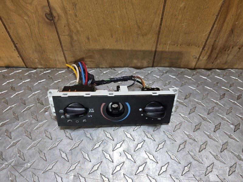01-04 Ford Mustang Glove Box Assembly Oem Tested