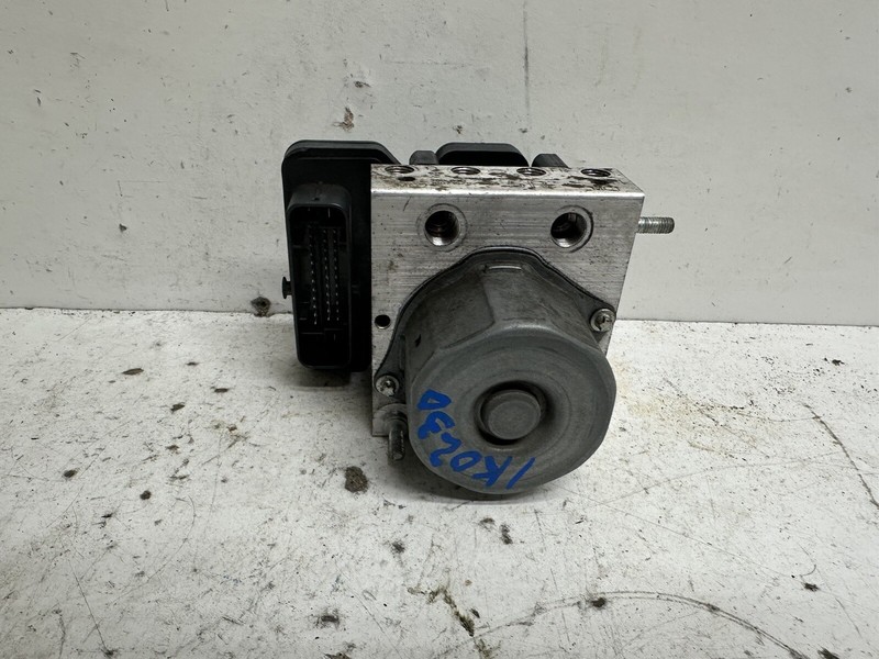 2016 Nissan Rogue Vin J 1st digit ABS Anti Lock Brakes Pump Actuator & Modulator