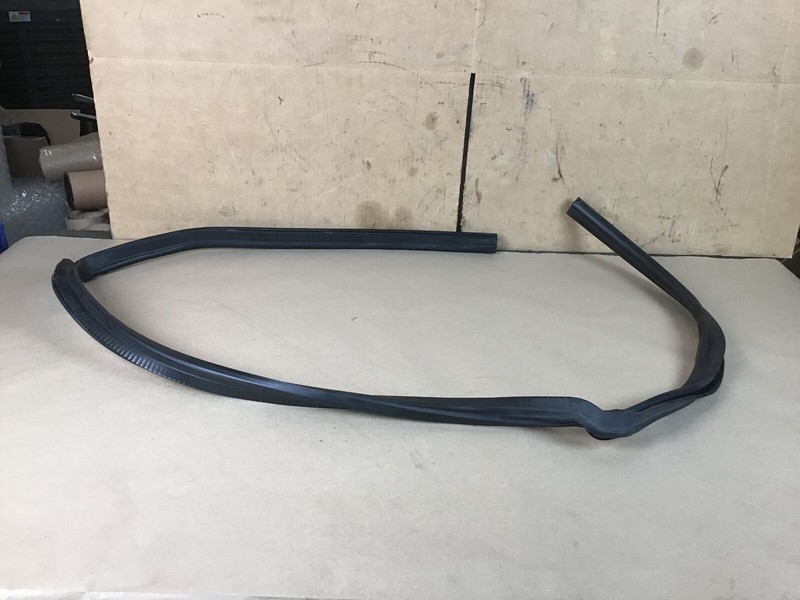 Audi R8 2011 Rear Convertible Top Case Weather Strip Gasket Seal 08 - 12 :O