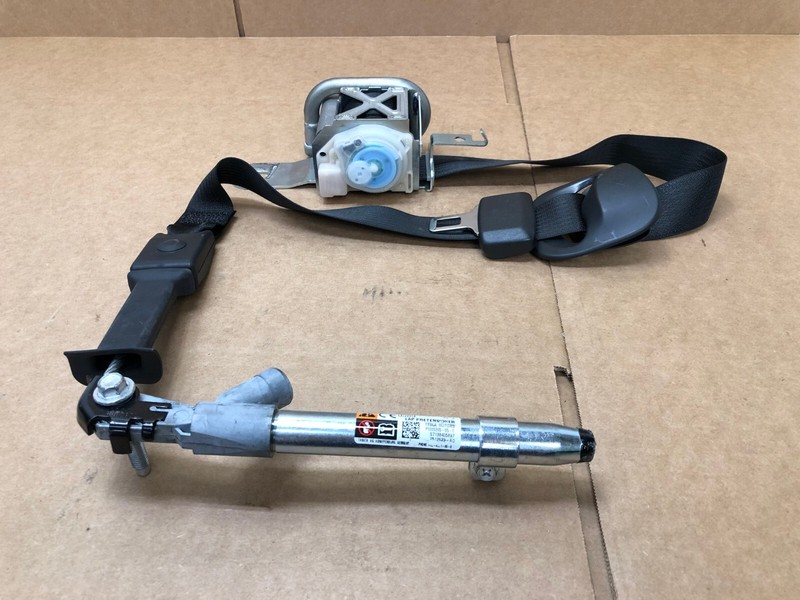 2016-2020 Tesla Model S Front Right Pass Seatbelt Retractor W/Tensioner OEM BTP1