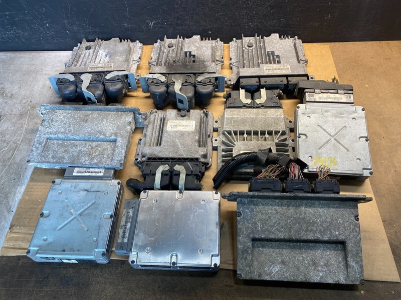 Mix of 10 Ford ECM Engine Computer Module AD7439