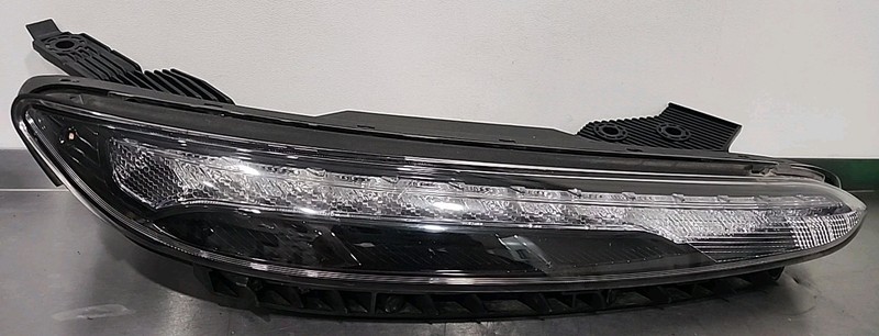 2022-2023 HYUNDAI KONA RIGHT PASSENGER SIDE DAY TIME RUNNING LIGHT LED OE 6 Pins