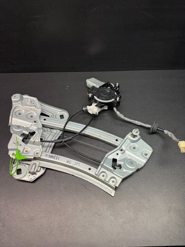 10-15 LEXUS IS350 IS250 CONVERTIBLE DRIVER LEFT QUARTER GLASS WINDOW REGULATOR