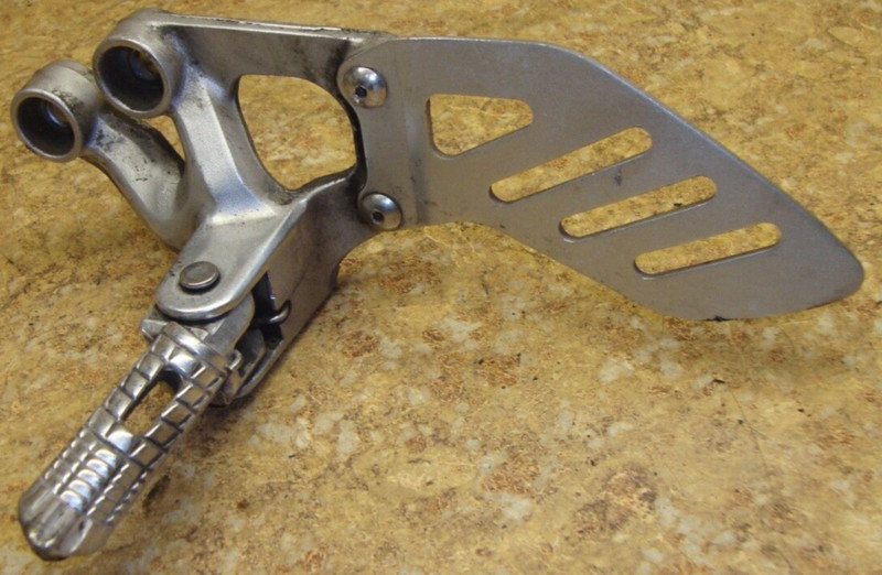2007 Suzuki GSX-R600 GSXR6 R6 Left Front Foot Peg Pedal Mount Gear Shift Shifter
